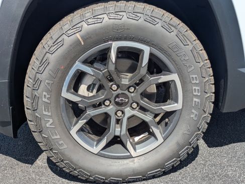 New 2026 Chevrolet Equinox ACTIV AWD/4WD image 32