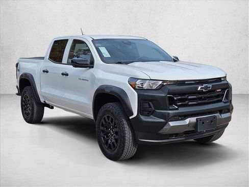 Used 2024 Chevrolet Colorado Trail Boss w/ Technology Package image 3