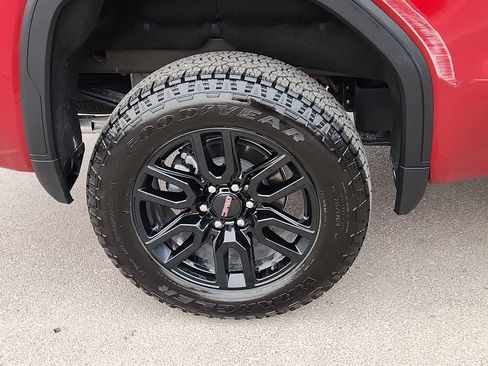 Used 2025 GMC Sierra 1500 AT4 w/ AT4 Premium Package image 12