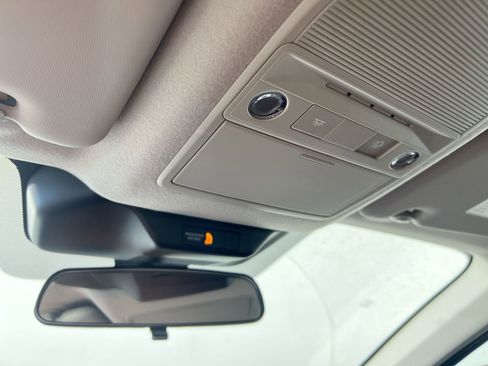 New 2025 Nissan Kicks SR image 10