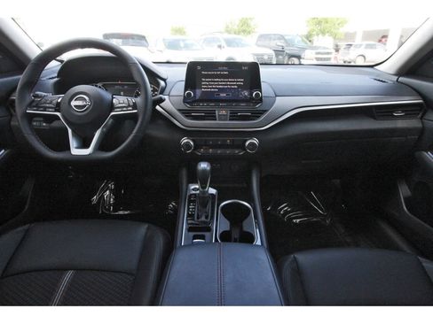 Certified 2025 Nissan Altima 2.5 SR AWD/4WD image 11