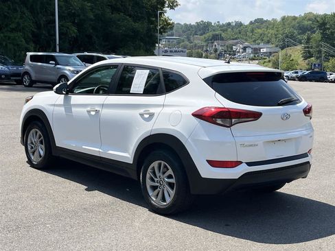 Used 2018 Hyundai Tucson SE image 3