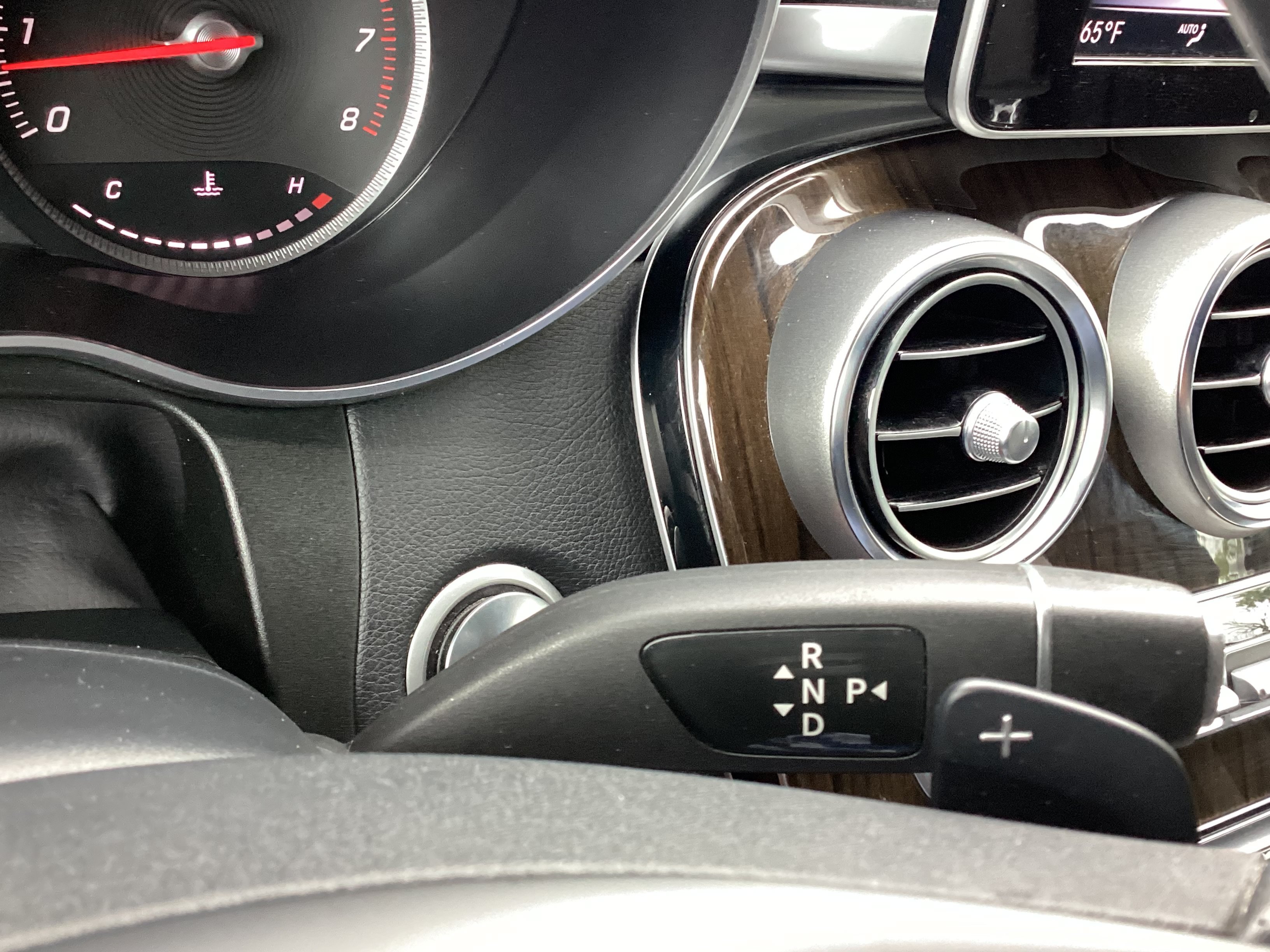 Used 2019 Mercedes-Benz GLC 300 4MATIC image 9