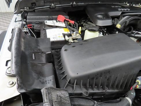 Used 2020 Jeep Gladiator Rubicon w/ Uconnect 4C Nav & Sound Group image 26