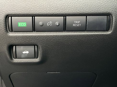 Used 2024 Nissan Sentra SV image 24