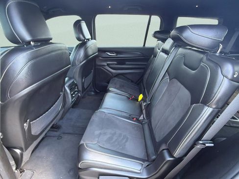 Used 2023 Jeep Grand Cherokee L Laredo AWD/4WD image 16