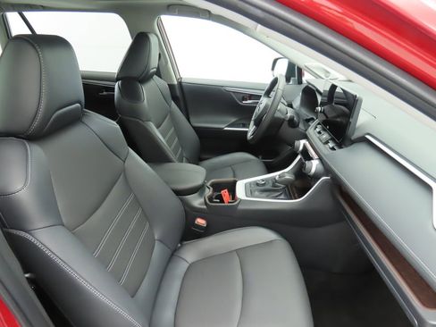 Used 2025 Toyota RAV4 Limited image 18