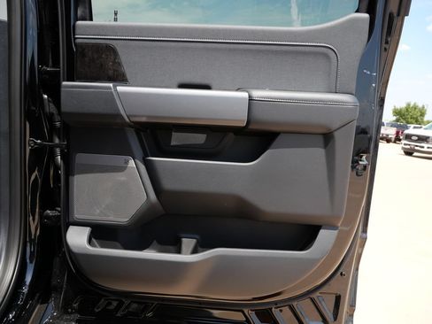 New 2026 Ford F250 Lariat w/ Black Appearance Package AWD/4WD image 13