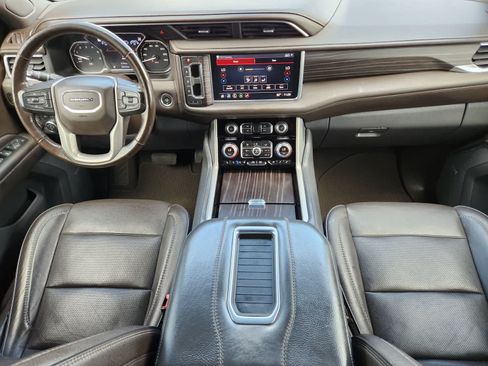 Used 2021 GMC Yukon Denali w/ Denali Premium Package AWD/4WD image 24