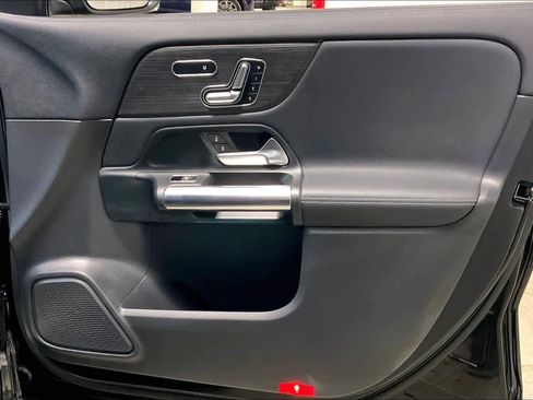 Used 2021 Mercedes-Benz GLA 250 4MATIC image 23