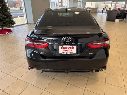Used 2022 Toyota Camry SE image 8