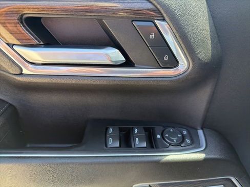 Used 2023 Chevrolet Silverado 1500 RST AWD/4WD image 15