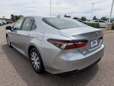 Used 2024 Toyota Camry LE image 3