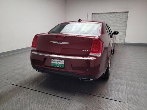 Used 2019 Chrysler 300 Limited image 7