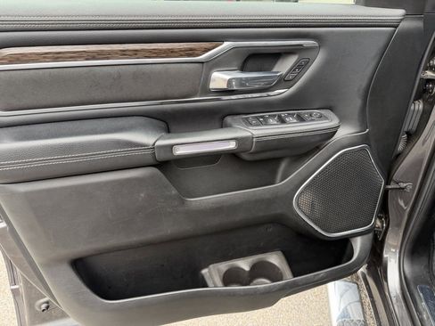 Used 2019 RAM 1500 Laramie image 17