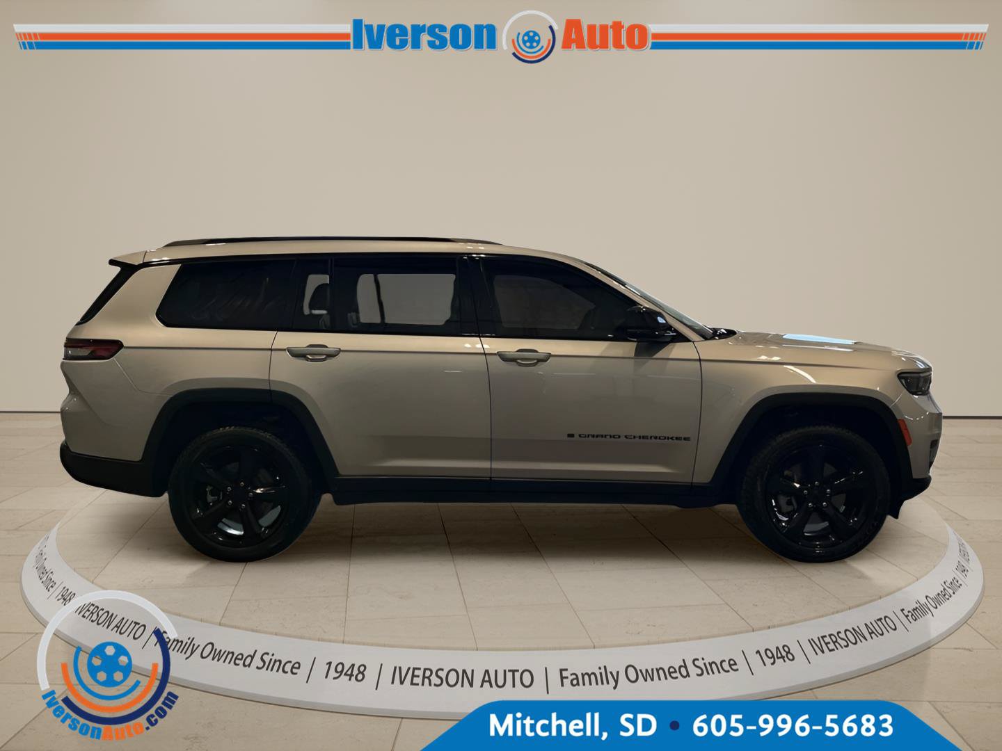 Used 2023 Jeep Grand Cherokee L Laredo AWD/4WD image 8