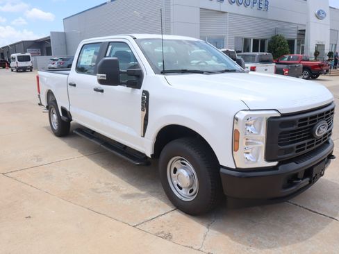 New 2026 Ford F250 XL w/ XL Driver Assist Package RWD image 1