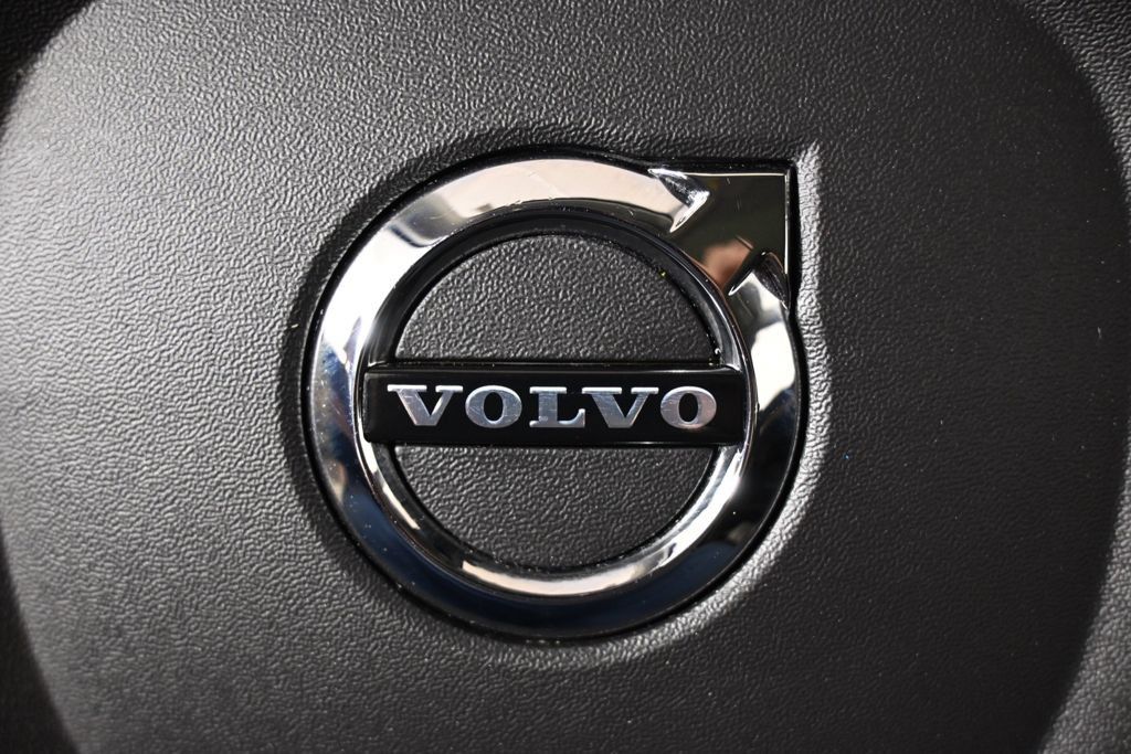 Used 2023 Volvo XC90 T8 Plus AWD/4WD image 36