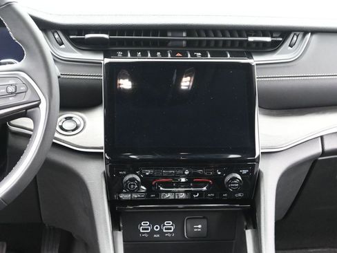 Used 2023 Jeep Grand Cherokee L Limited w/ Trailer Tow Group (B) image 27