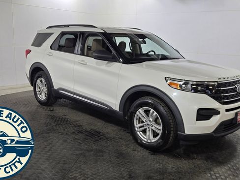 Used 2020 Ford Explorer XLT w/ Comfort Package AWD/4WD image 1