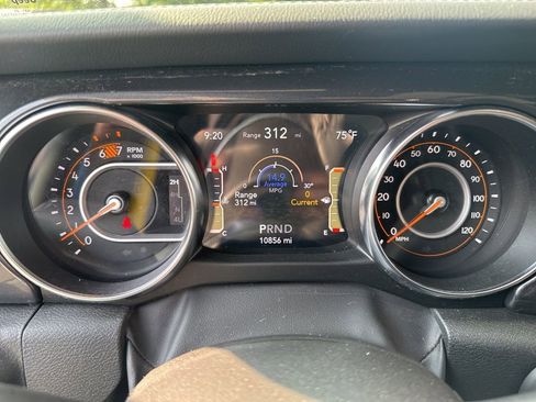 Used 2023 Jeep Wrangler Altitude image 35