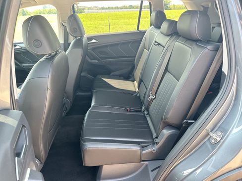 Used 2024 Volkswagen Tiguan SE image 21