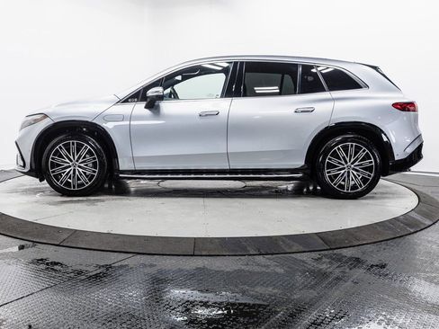 Used 2023 Mercedes-Benz EQS 580 4MATIC SUV image 4