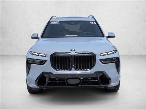 Used 2024 BMW X7 xDrive40i w/ M Sport Package AWD/4WD image 2
