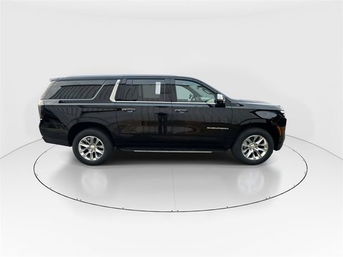 New 2026 Chevrolet Suburban Premier image 9