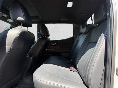 Used 2020 Toyota Tacoma TRD Sport w/ TRD Premium Sport Package AWD/4WD image 24