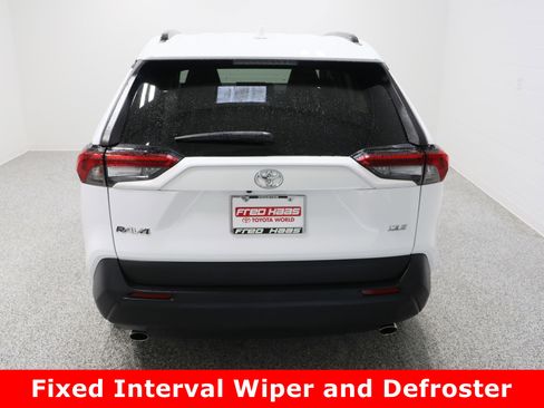Used 2021 Toyota RAV4 XLE image 8