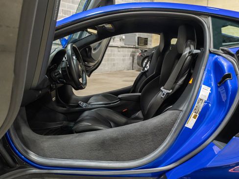 Used 2019 McLaren 570S Coupe RWD image 36