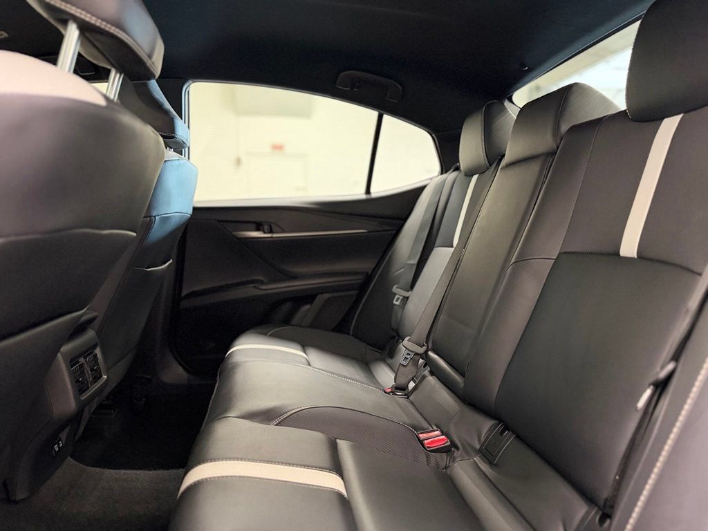 Used 2025 Toyota Camry SE FWD image 23