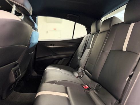 Used 2025 Toyota Camry SE FWD image 23