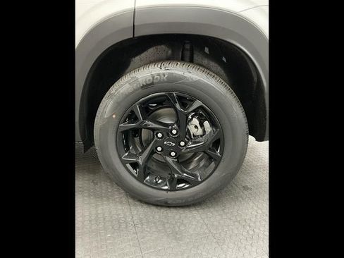 New 2026 Chevrolet Trax LT w/ Driver Confidence Package FWD image 37