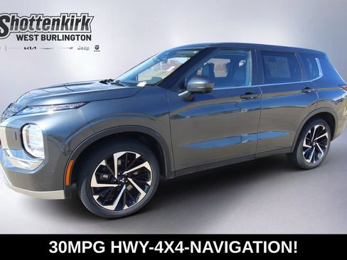 Used 2024 Mitsubishi Outlander SE AWD/4WD image 1