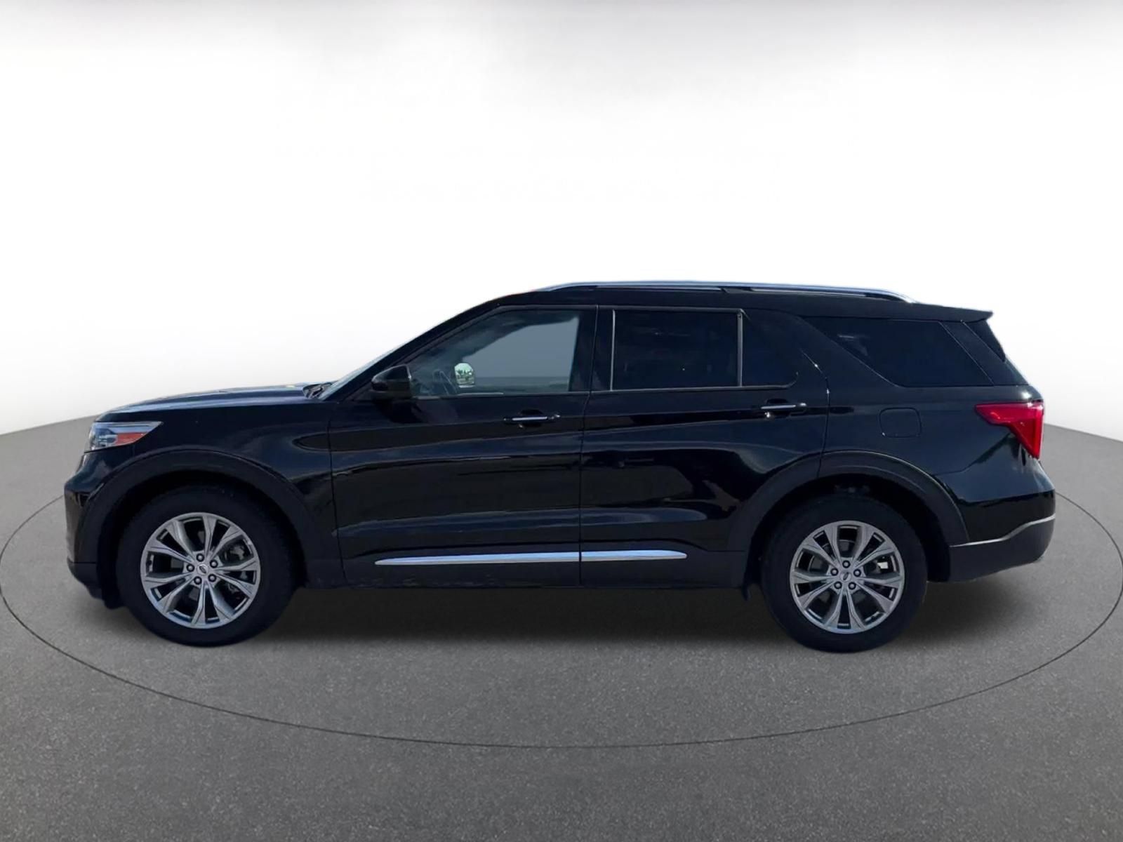 Used 2023 Ford Explorer Limited AWD/4WD image 8