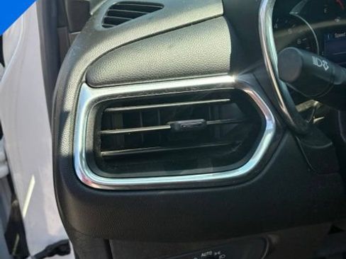 Used 2019 Chevrolet Equinox LT w/ Driver Convenience Package FWD image 11