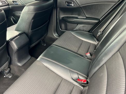 Used 2017 Honda Accord Sport image 12