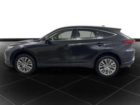 Used 2022 Toyota Venza Limited image 2