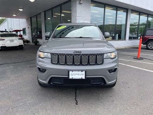 Used 2019 Jeep Grand Cherokee Altitude AWD/4WD image 2