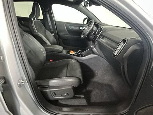 Used 2023 Volvo C40 P8 Recharge Ultimate AWD/4WD image 29