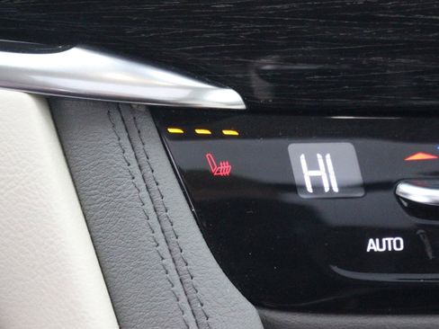 Used 2020 Cadillac XT6 Premium Luxury image 30