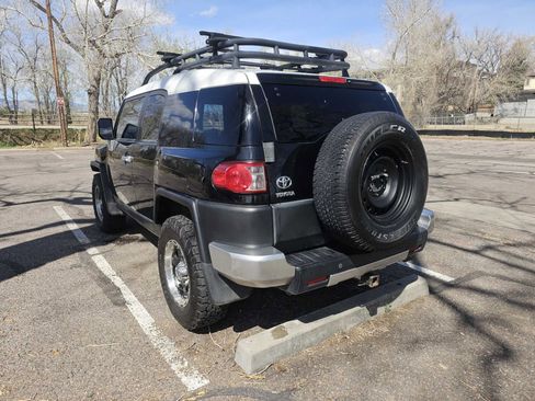 Used 2007 Toyota FJ Cruiser 4WD image 3