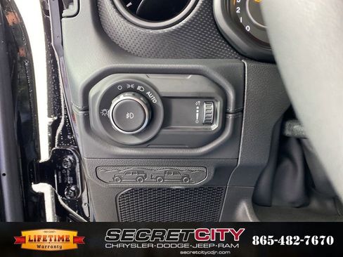 New 2026 Jeep Wrangler Unlimited Rubicon w/ Steel Bumper Group AWD/4WD image 15