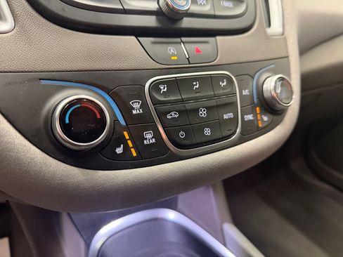 Used 2025 Chevrolet Malibu LT image 21