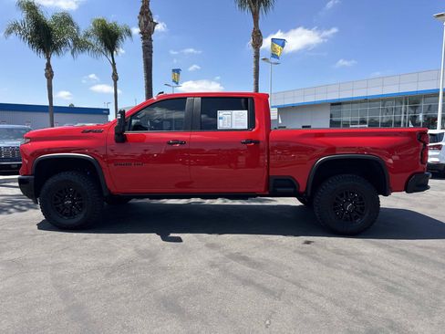 Used 2025 Chevrolet Silverado 2500 ZR2 w/ Technology Package AWD/4WD image 8