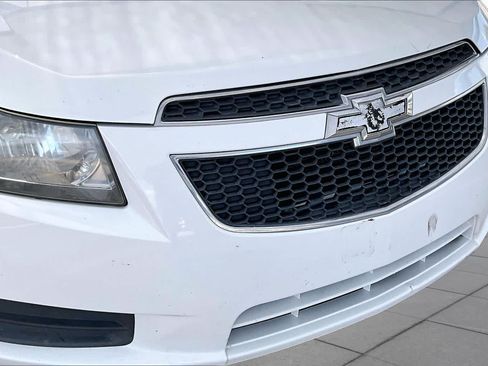 Used 2013 Chevrolet Cruze LS FWD image 29