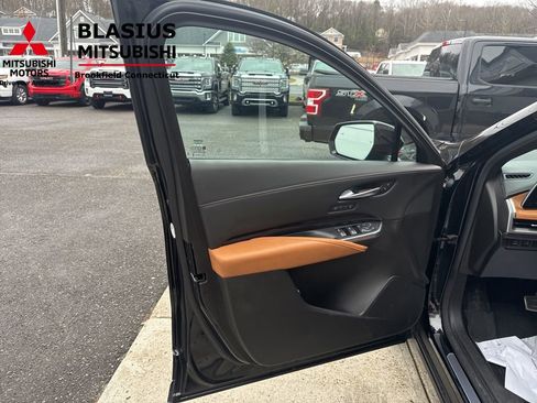 Used 2024 Cadillac XT4 Sport image 33