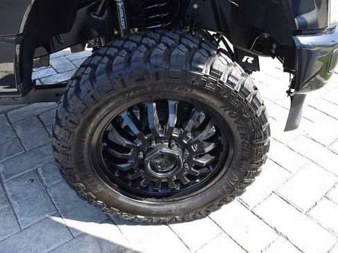 Used 2025 Ford F350 Lariat image 5